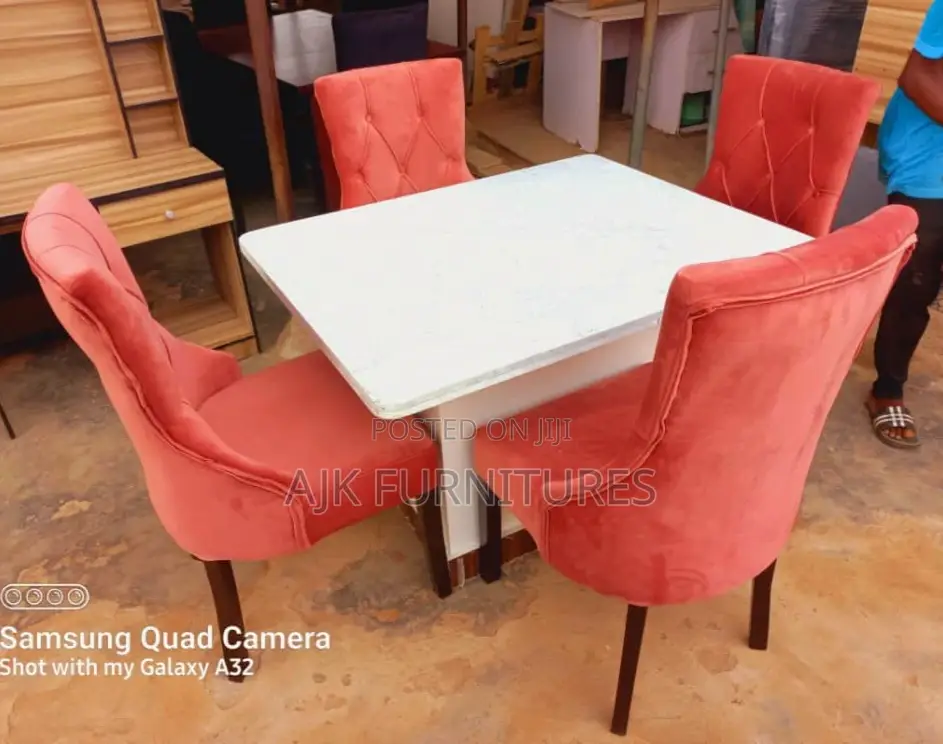 Exquisite 4 Dinning Seat