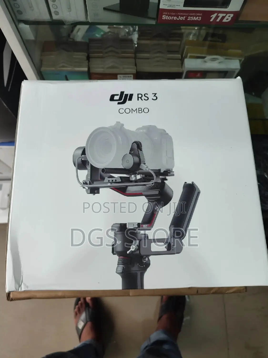 DJI RS 3 Gimbal Stabilizer Combo