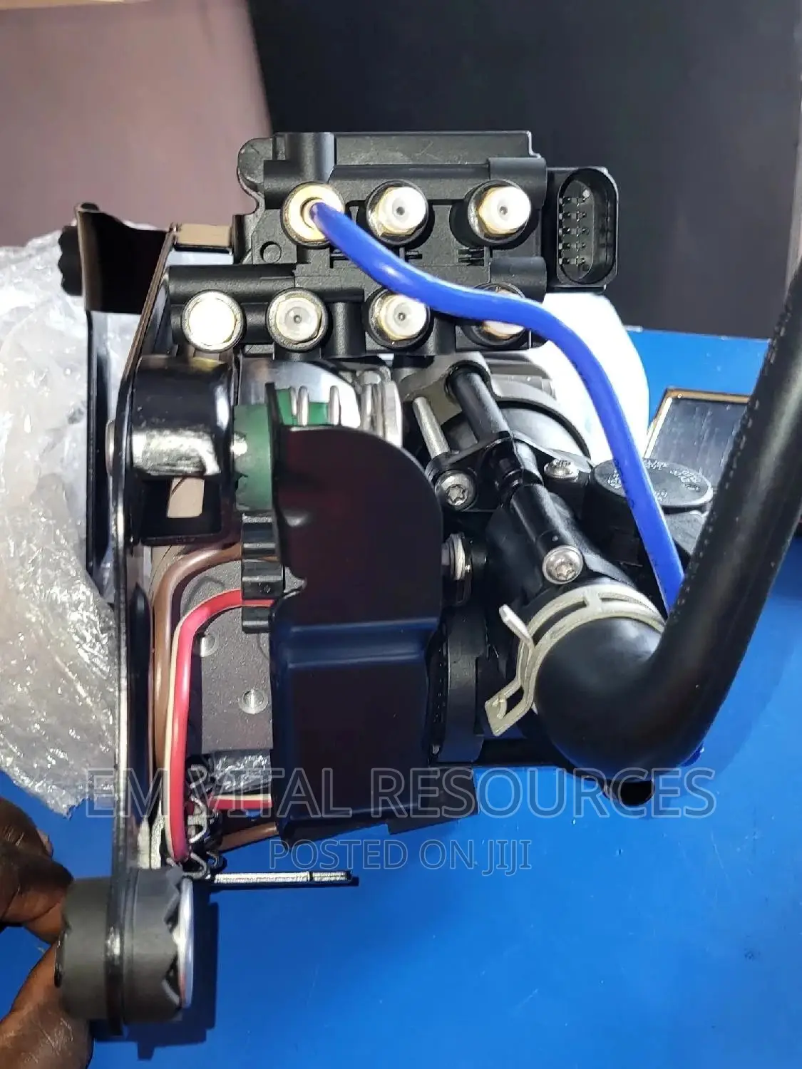 BMW G12 Air Lifting Pump
