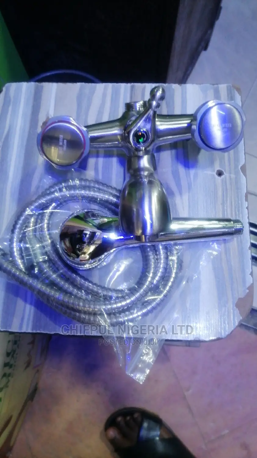 Bath Mixer With Telephone Shower