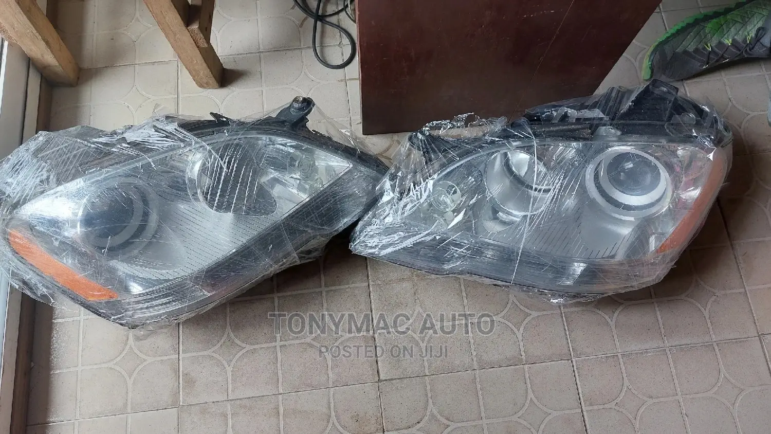 Mercedes-Benz ML350 2010,2008 Headlights