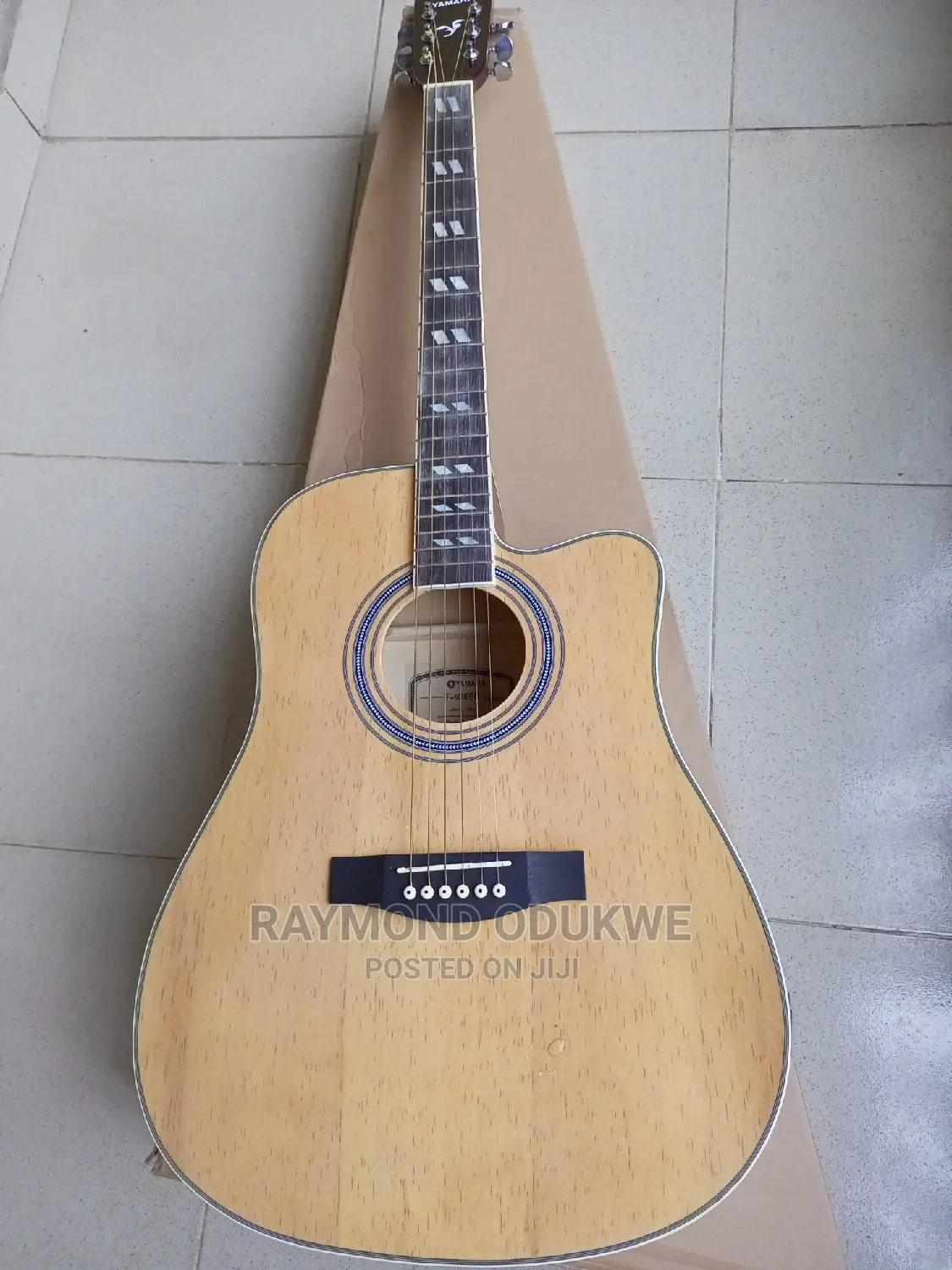 Professional Yamaha F600EQ Acoustic Electric Guitar