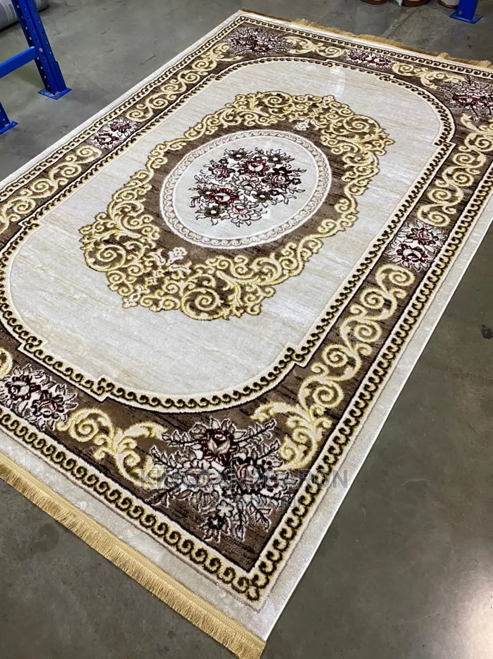 5x7fts Cream, Brown and Gold Arabian Center Rug)