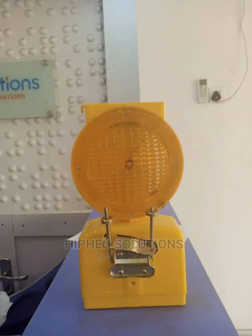 Strong and Flashing Construction Light