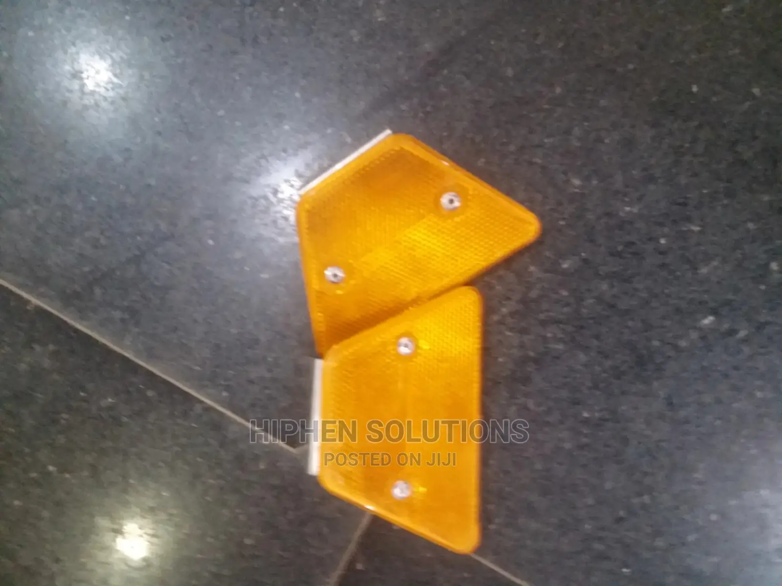 Wide Range of Entrance Guardrail Reflector
