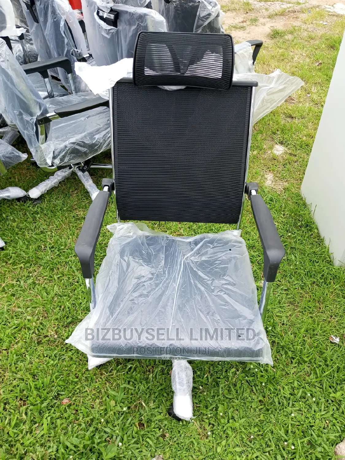 Semi Executive Ergonomic Office Swivel Chair With Headrest.