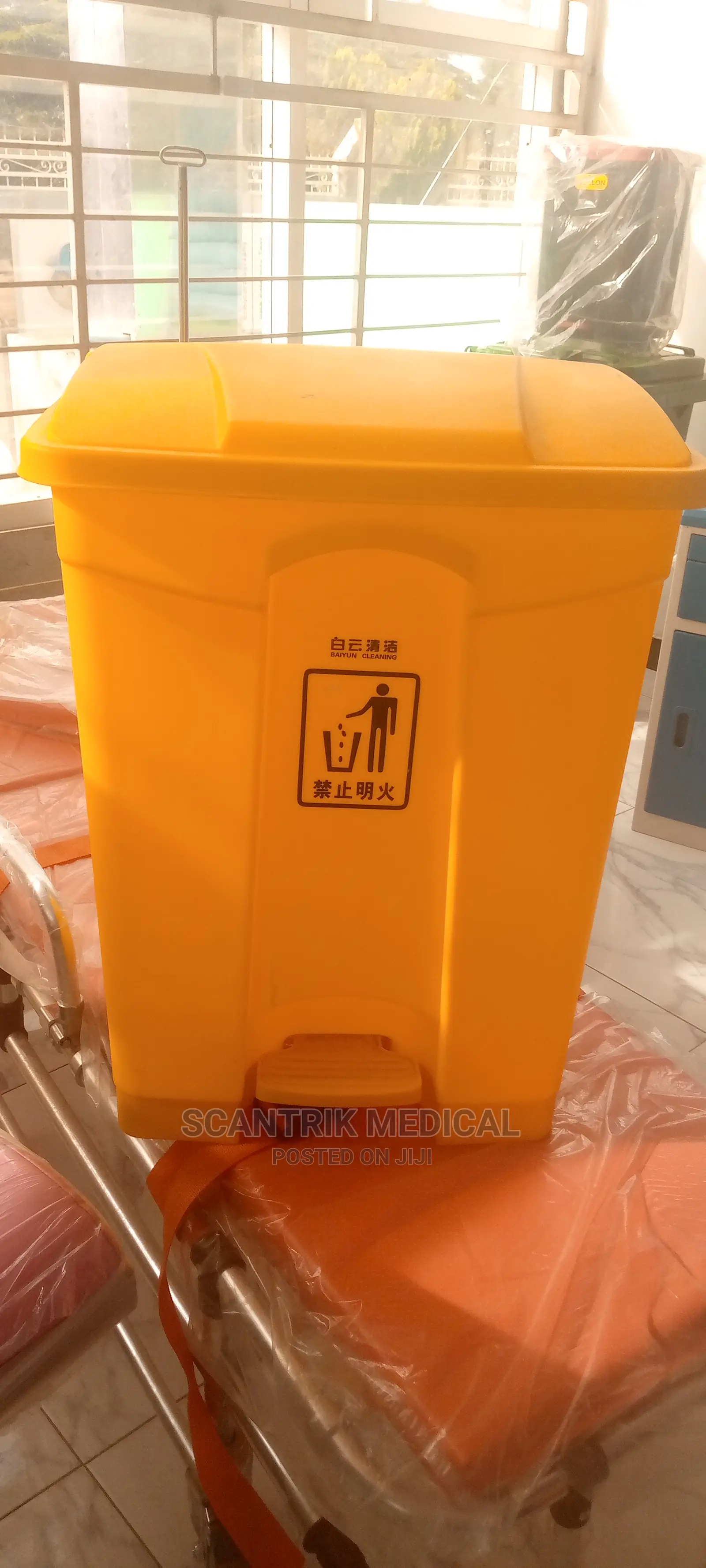 Portable Medical Trash Can for Hospital