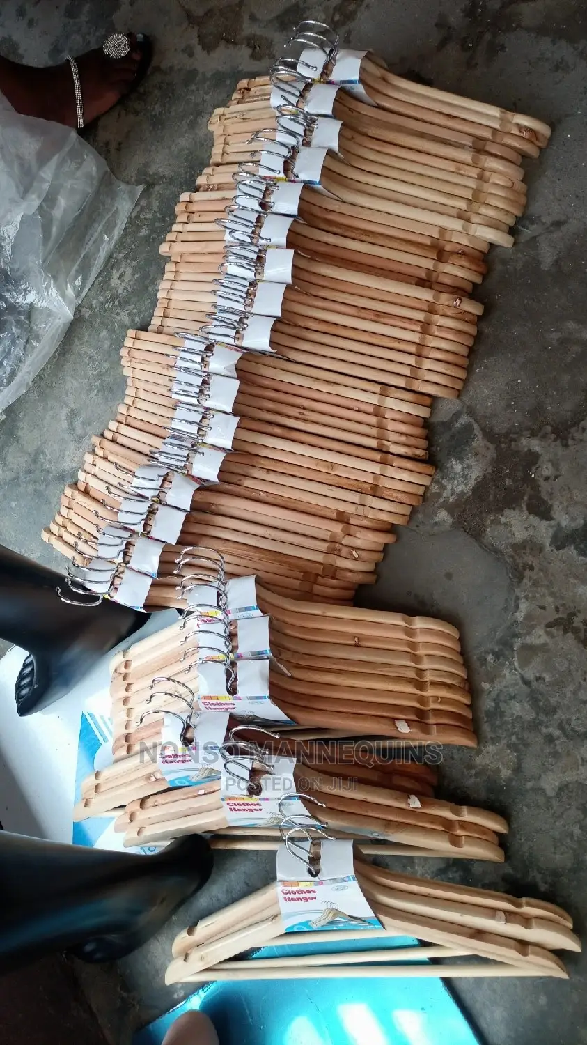 Wooden Clothes Hangers High Quality