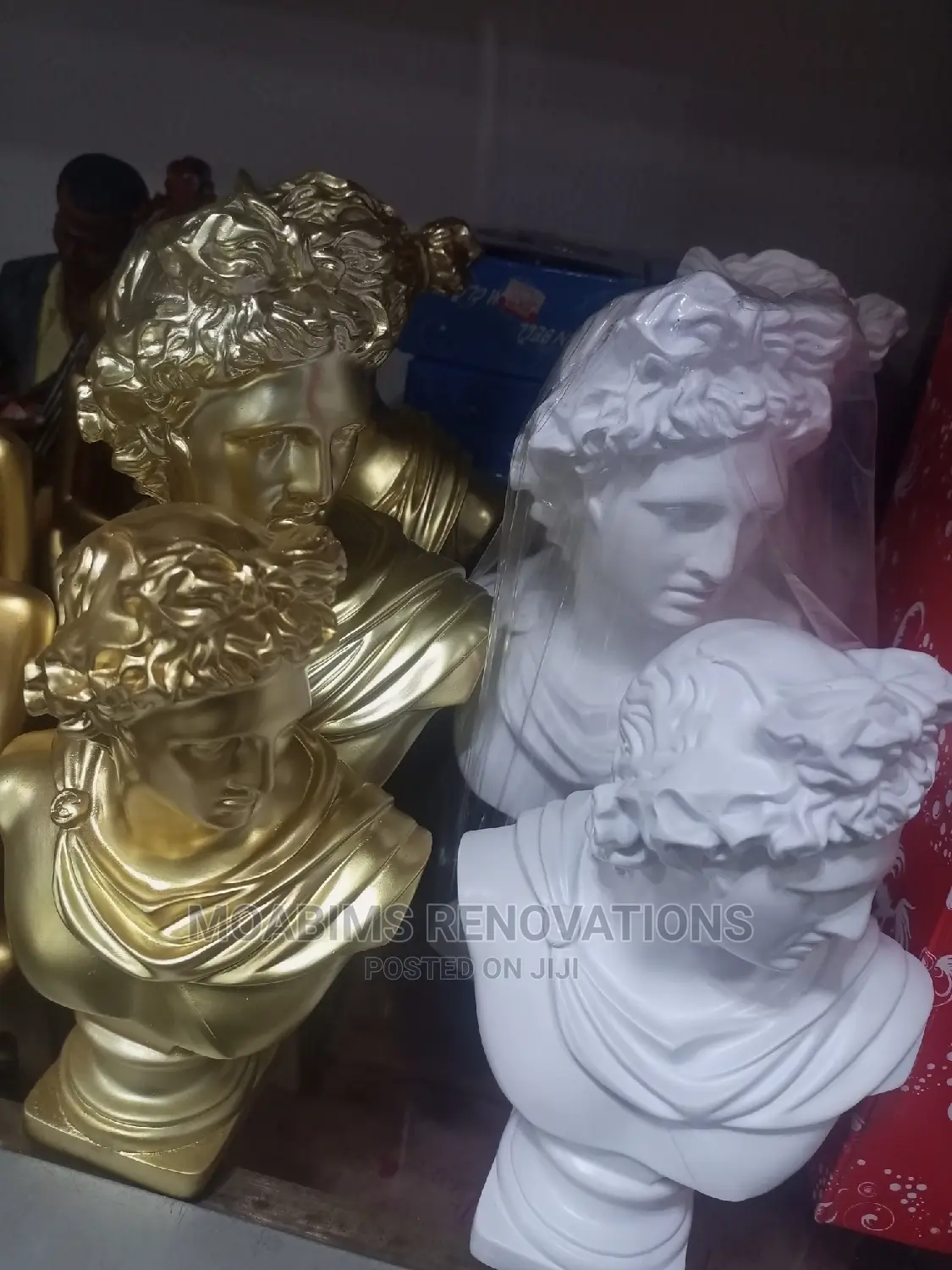 Alexander Romans Figurines Gold / White