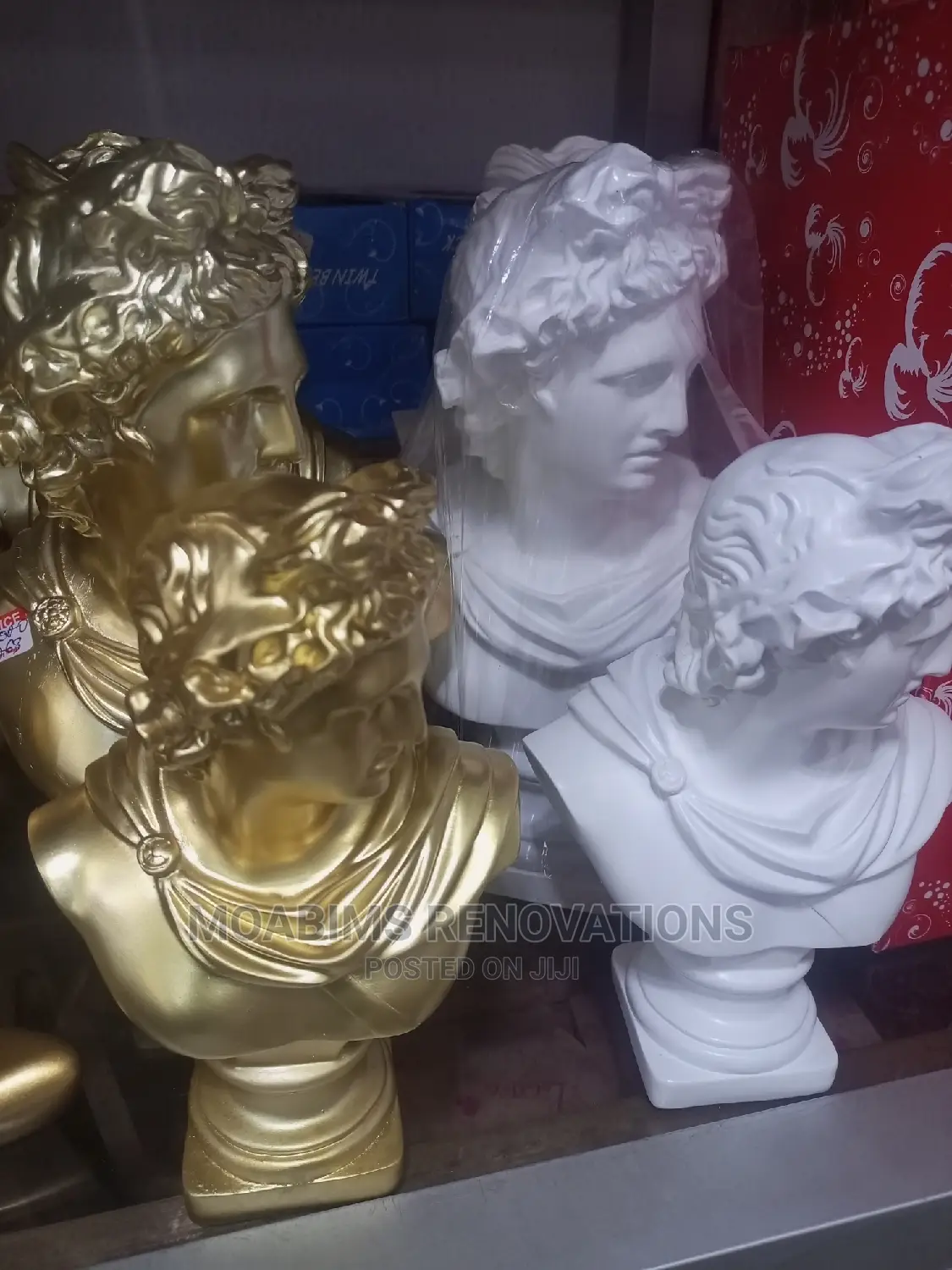 Alexander Romans Figurines Gold / White