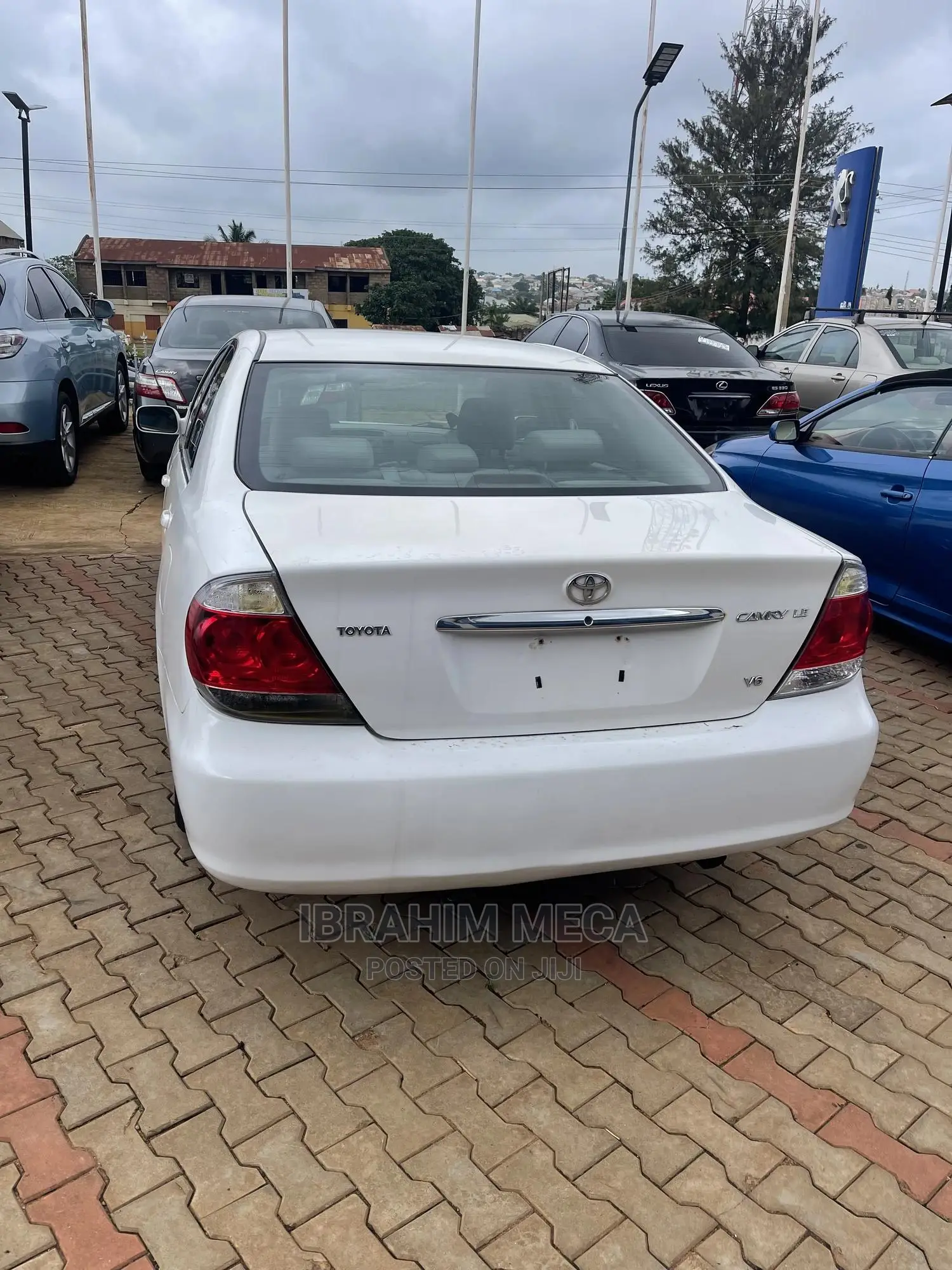 Toyota Camry LE V6 4dr Sedan (3.0L 6cyl 5A) 2005 White