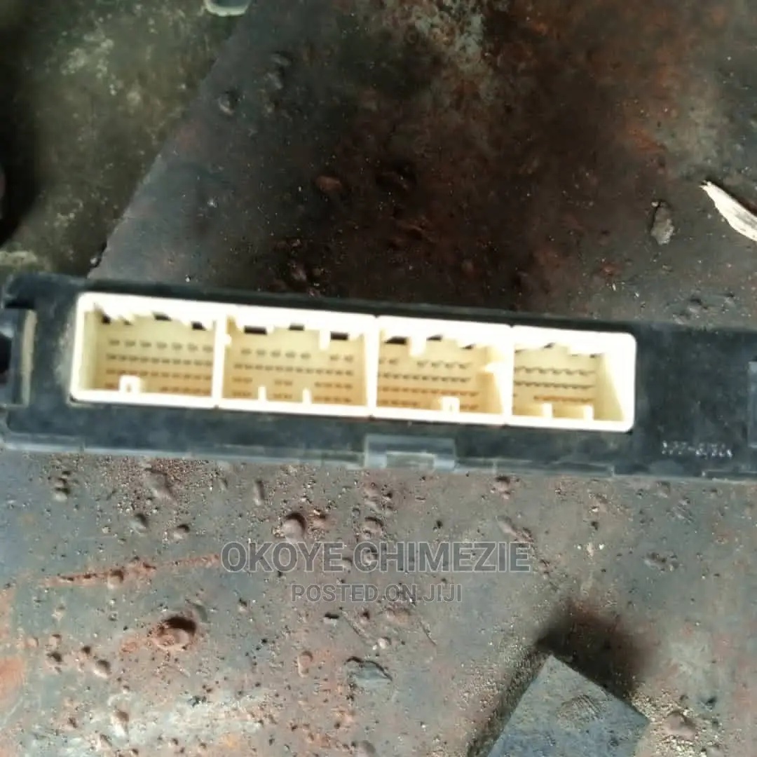Toyota Hilux Brain Box Automatic Transmission 2tr Engine