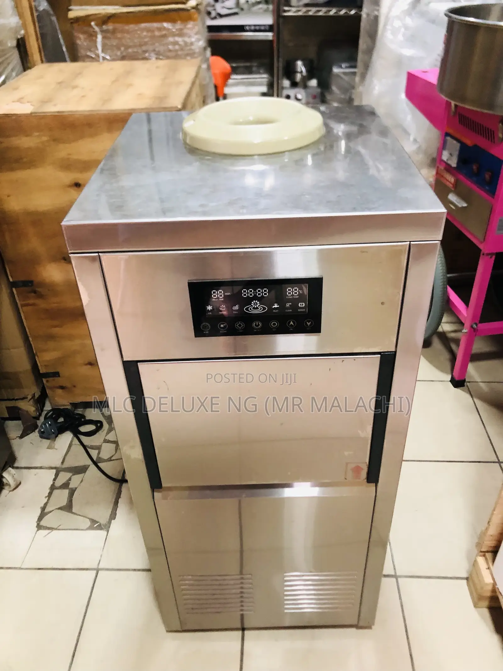 Ice Maker With Bottle Option (30 Big Size Cubes)High Quality