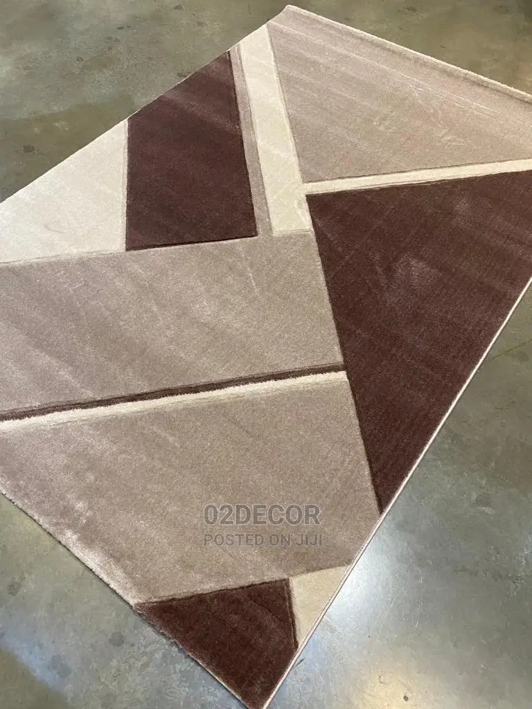 Colorful Center Rugs Available for Your Homes