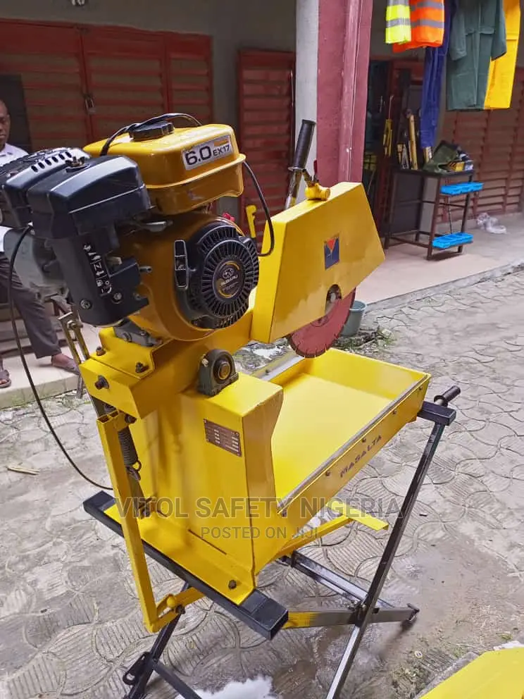 Brick Saw Machine