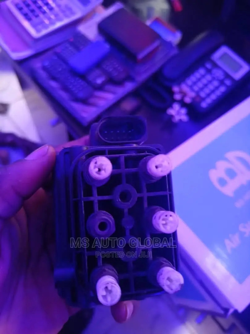 Bentley Valve Block Original Brand New