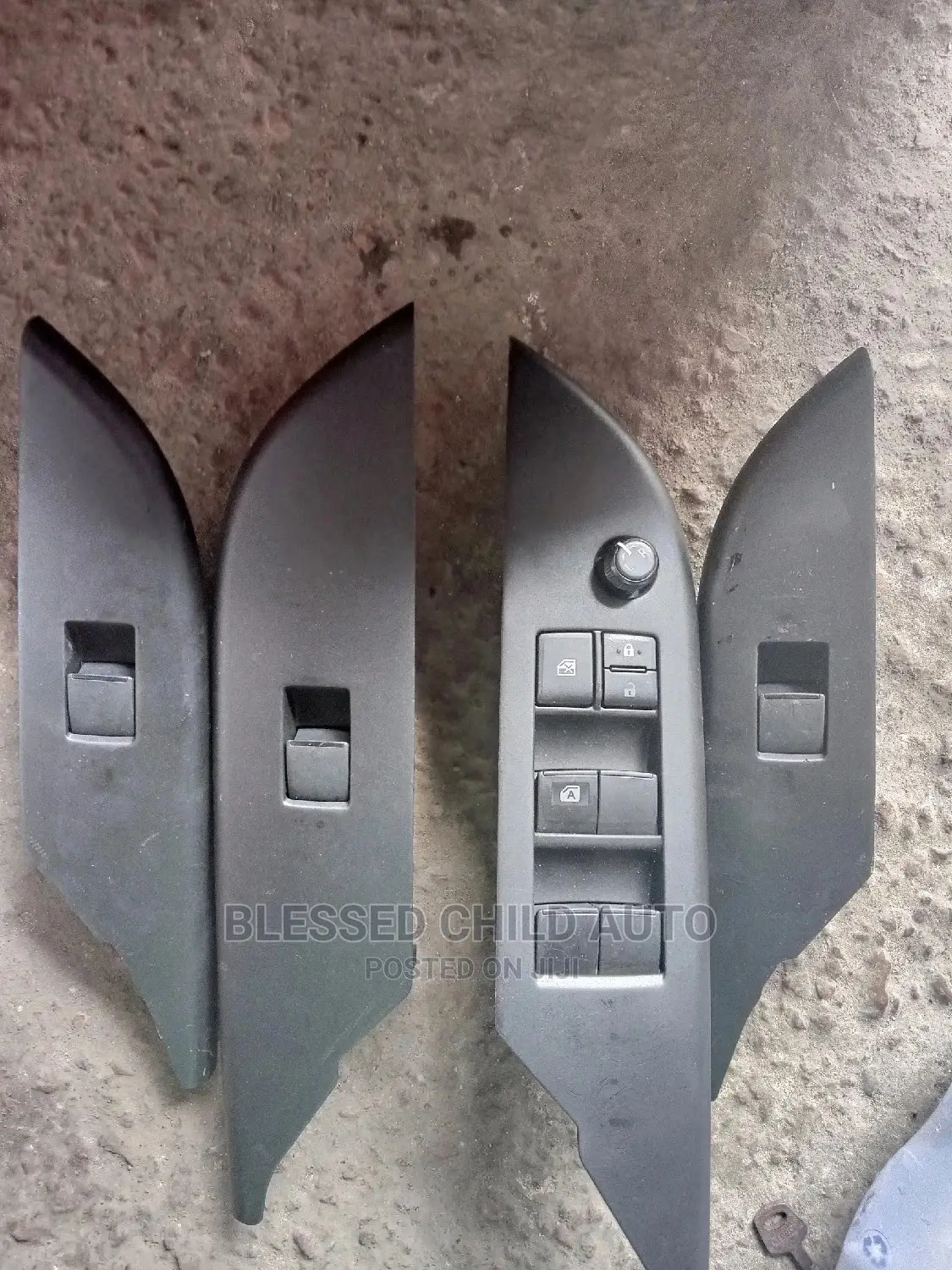Complete Automatic Tapping Glass Toyota Hilux 2018