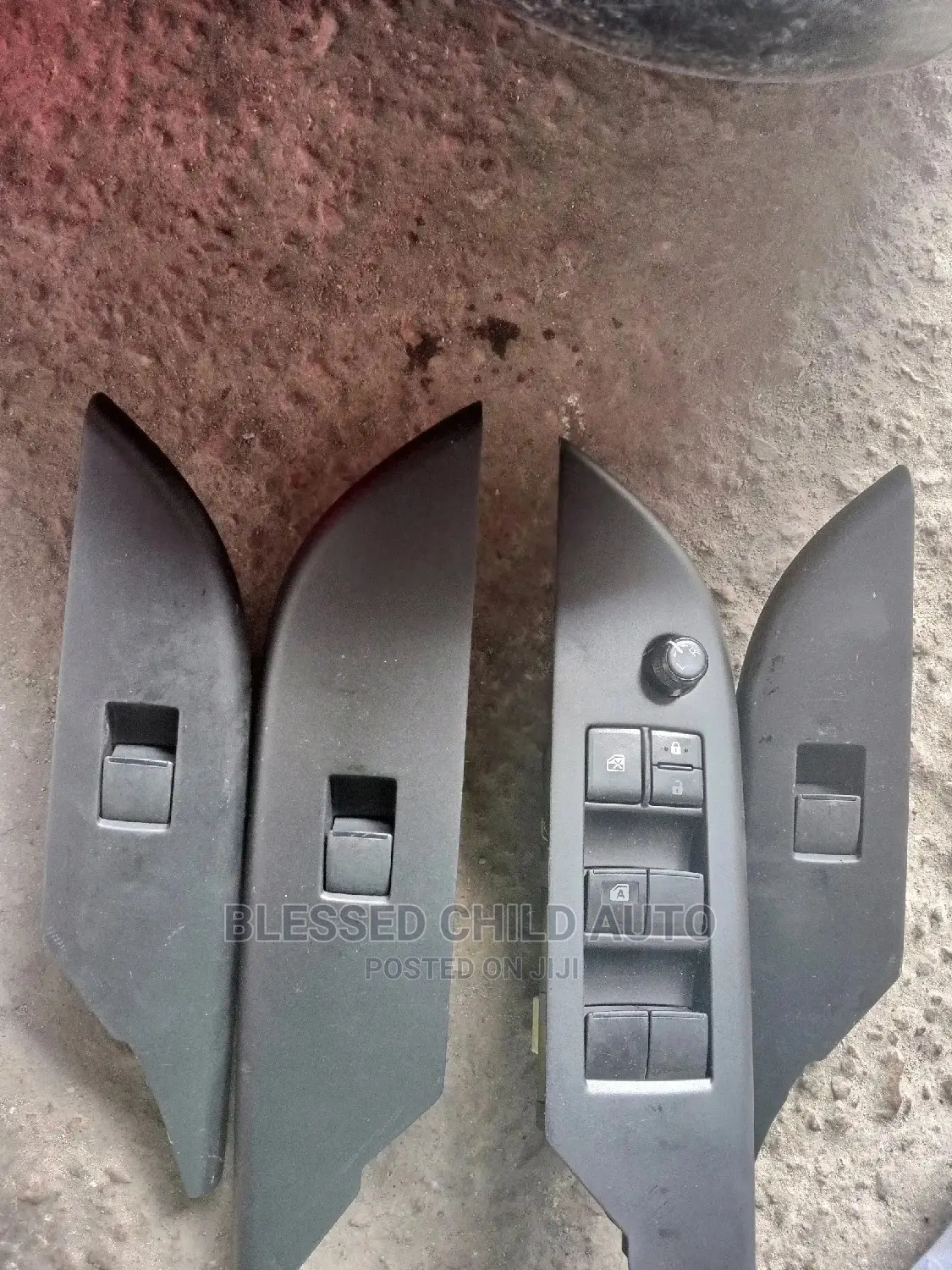 Complete Automatic Tapping Glass Toyota Hilux 2018