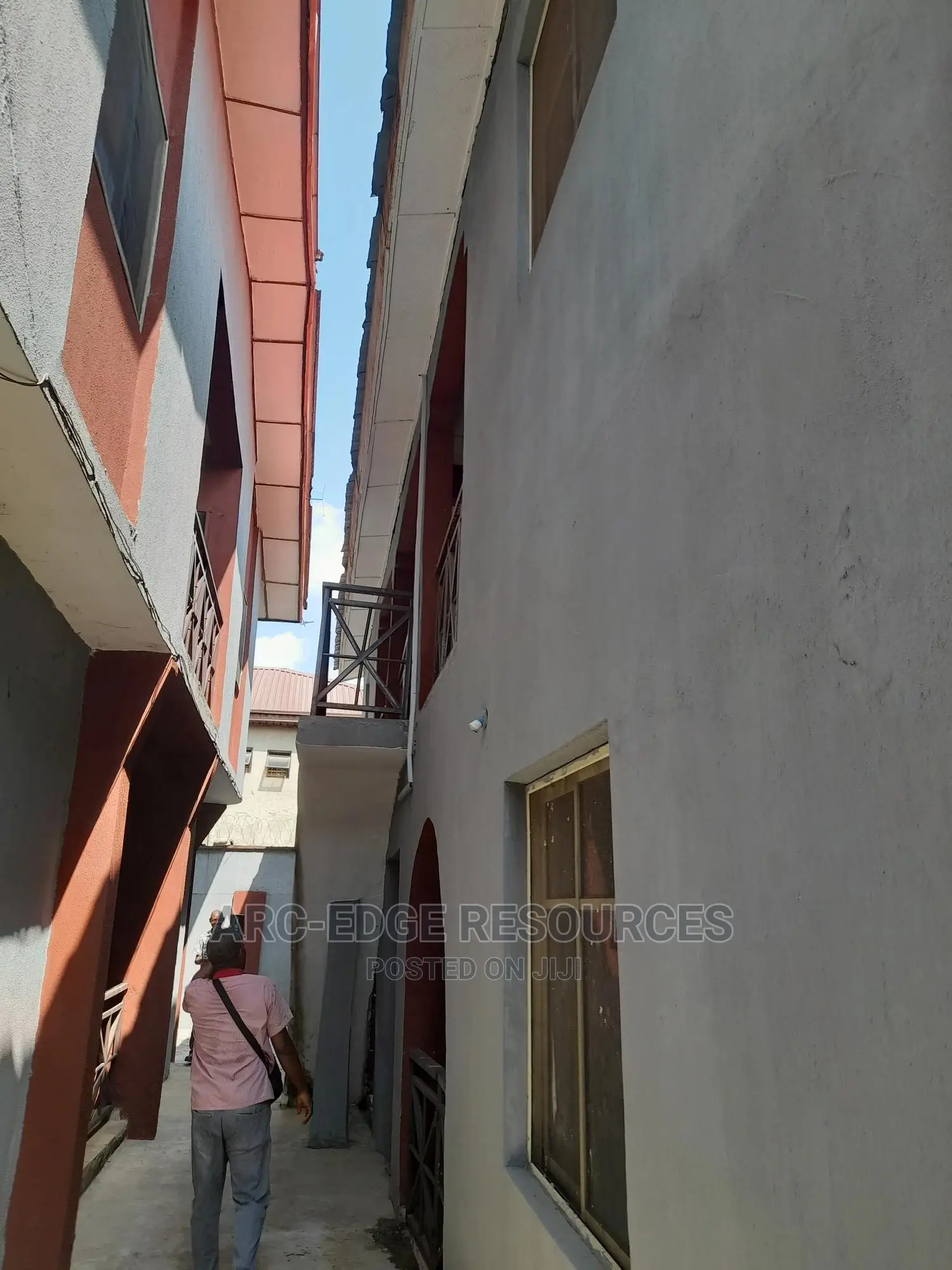 3bdrm Block of Flats in Ago Palace for sale