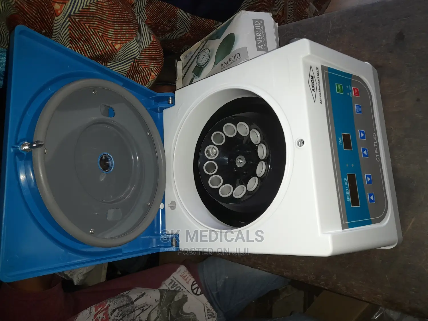 Digital Bucket Centrifuge