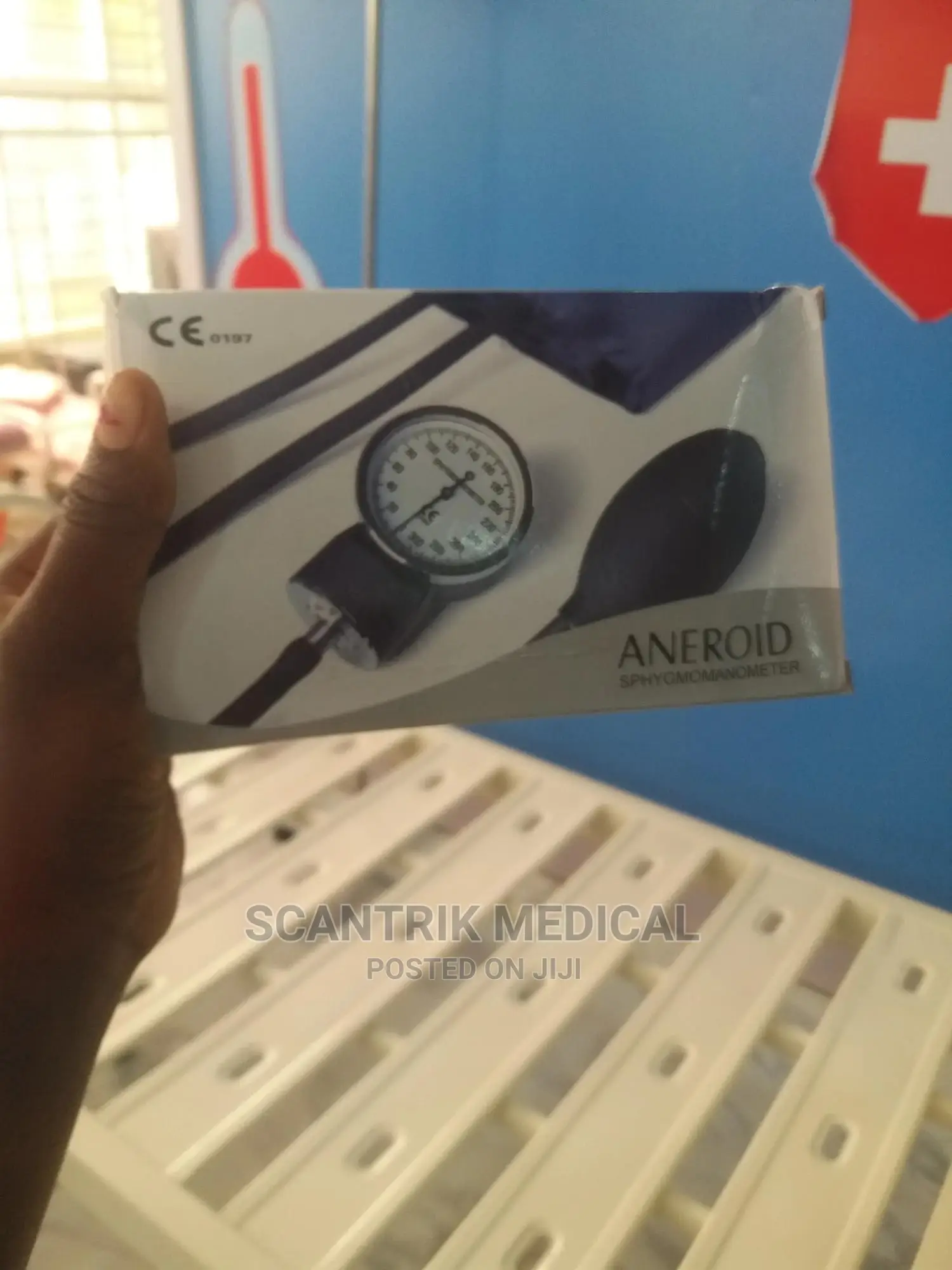 Good Quality Medical Aneroid Sphygmomanometer Arm Blood