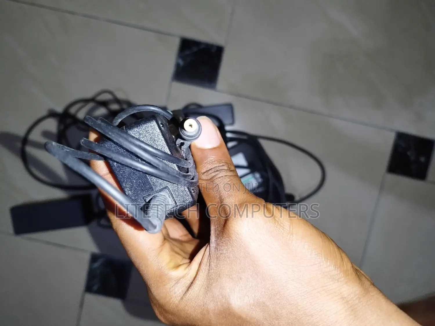 Follow Come Laptop Chargers HP Dell Samsung Asus Acer
