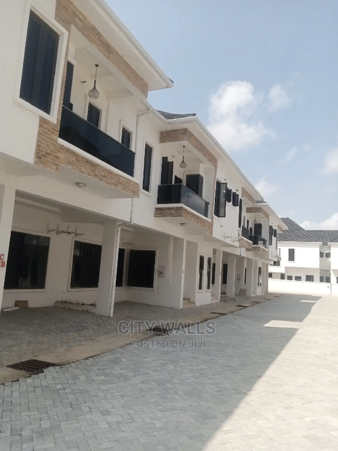 4bdrm Townhouse / Terrace in VGC / Ajah for rent