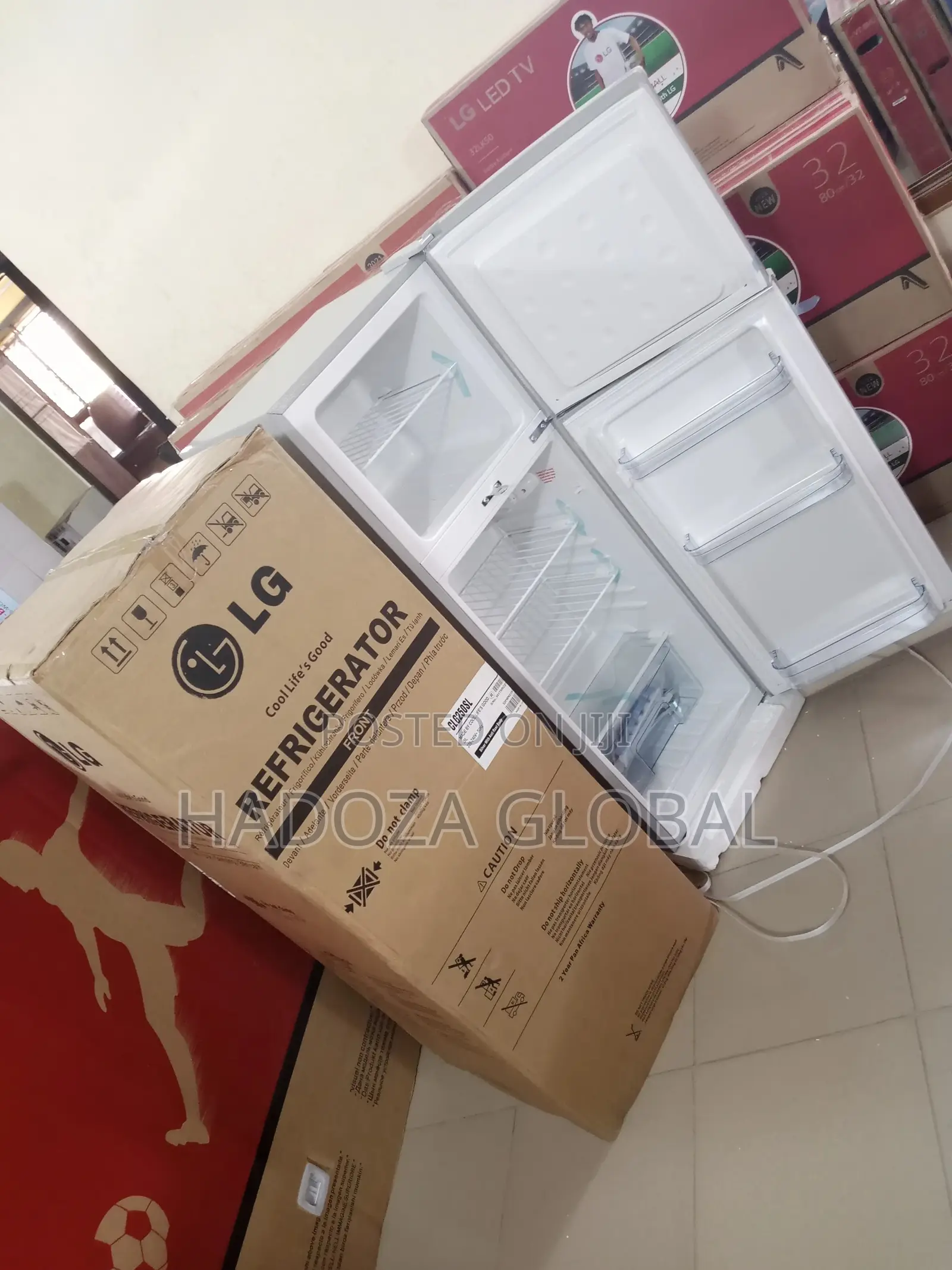 Brand New Lg Refrigerator Clg250sl With Enough Storage Space