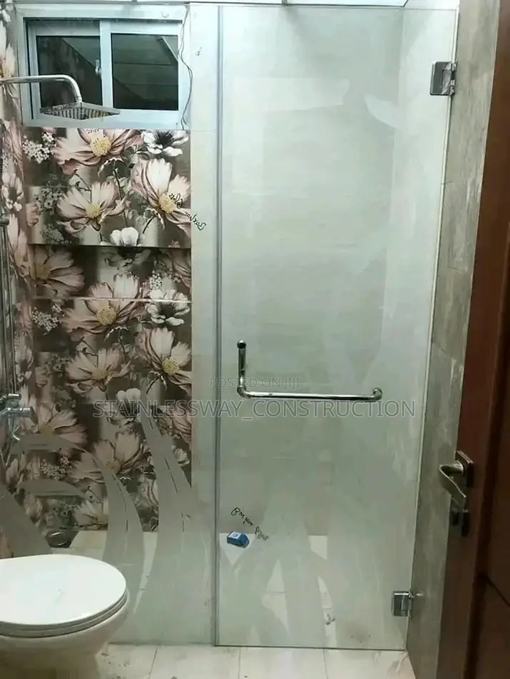 Shower Cubicle Water Covering