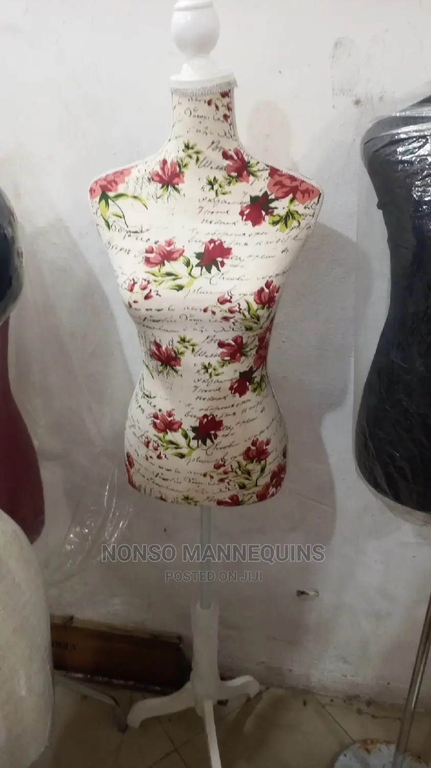 Fully Pinnable Size 8 Body Dressform