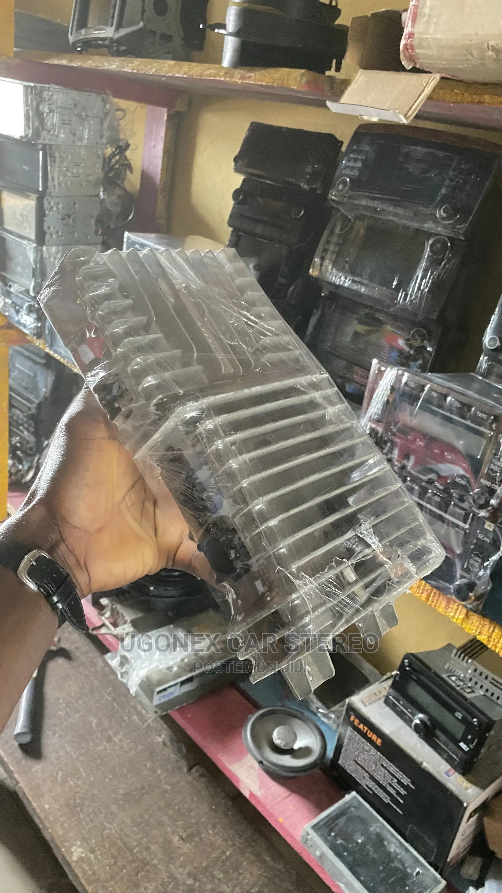 Infiniti GX 35/45 Factory Bose Amplifier