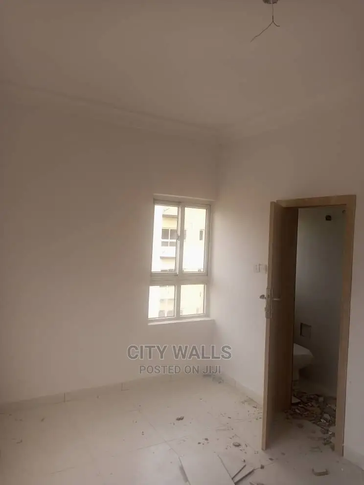 2bdrm Block of Flats in Northern Foreshore, Chevron for Sale