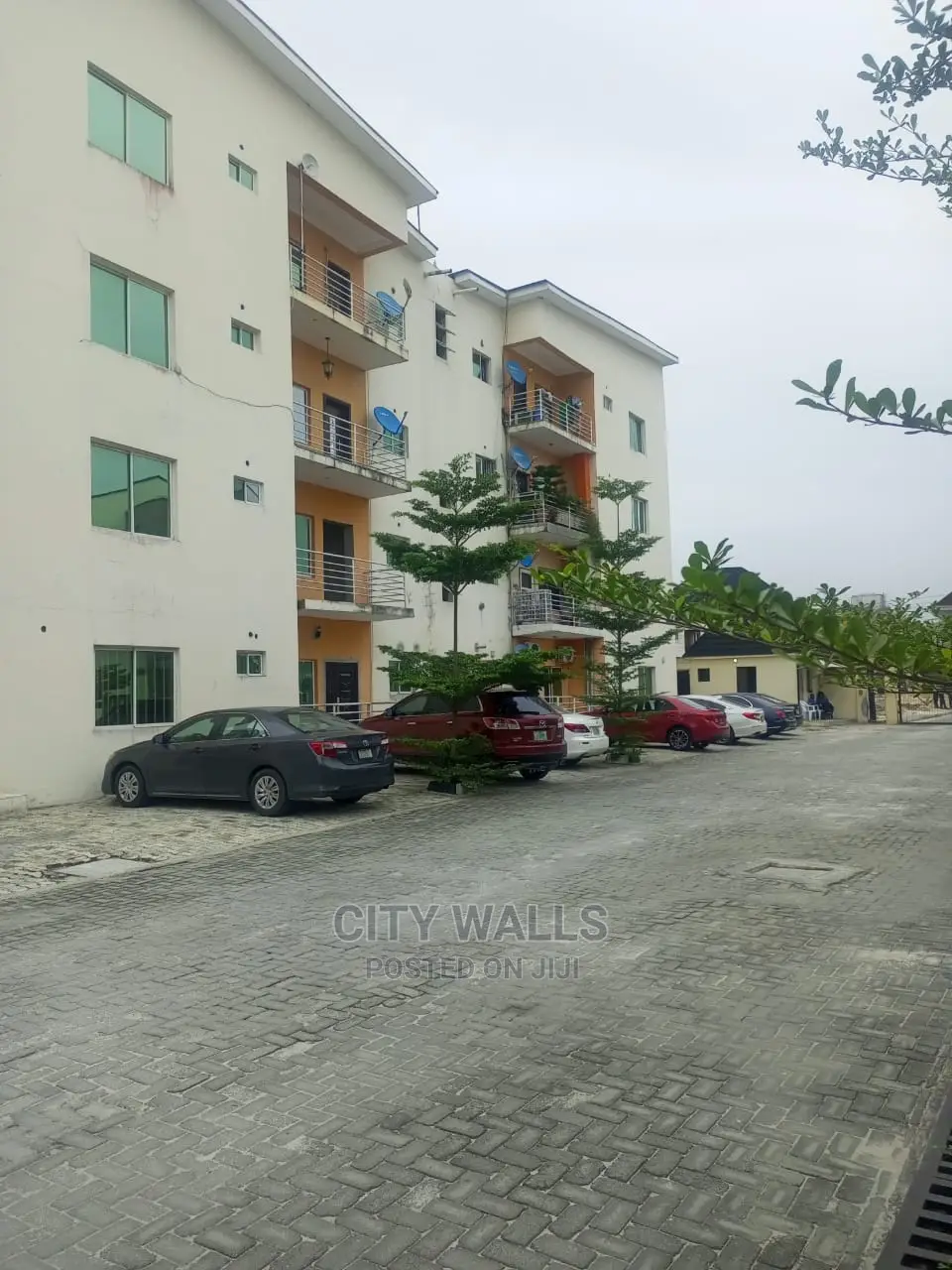 3bdrm Block of Flats in Lekki Gardens, Chevron for sale