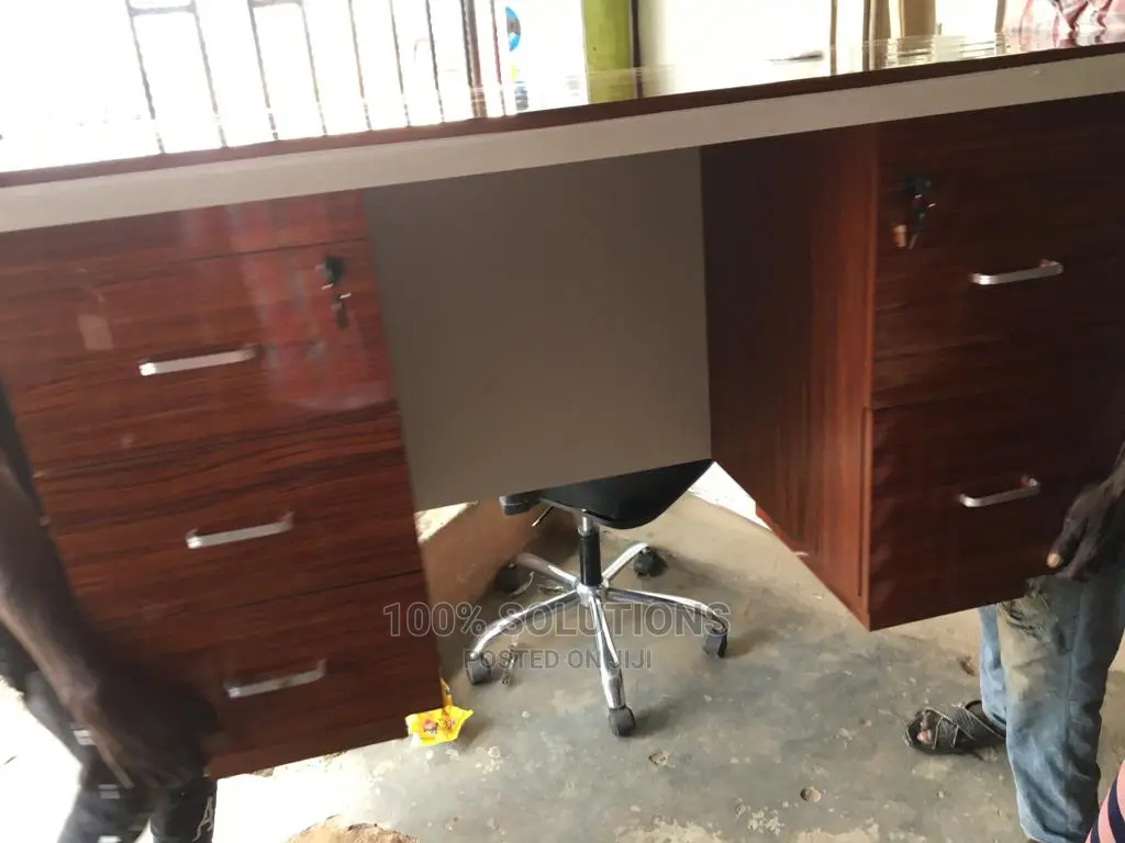 Special Executive Table With Drawer for Your Office