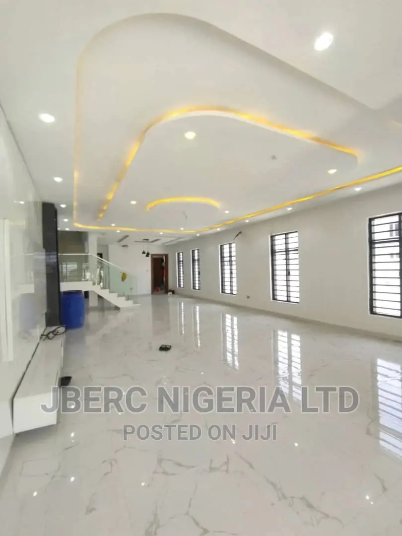 5bdrm Duplex in Ajah for sale
