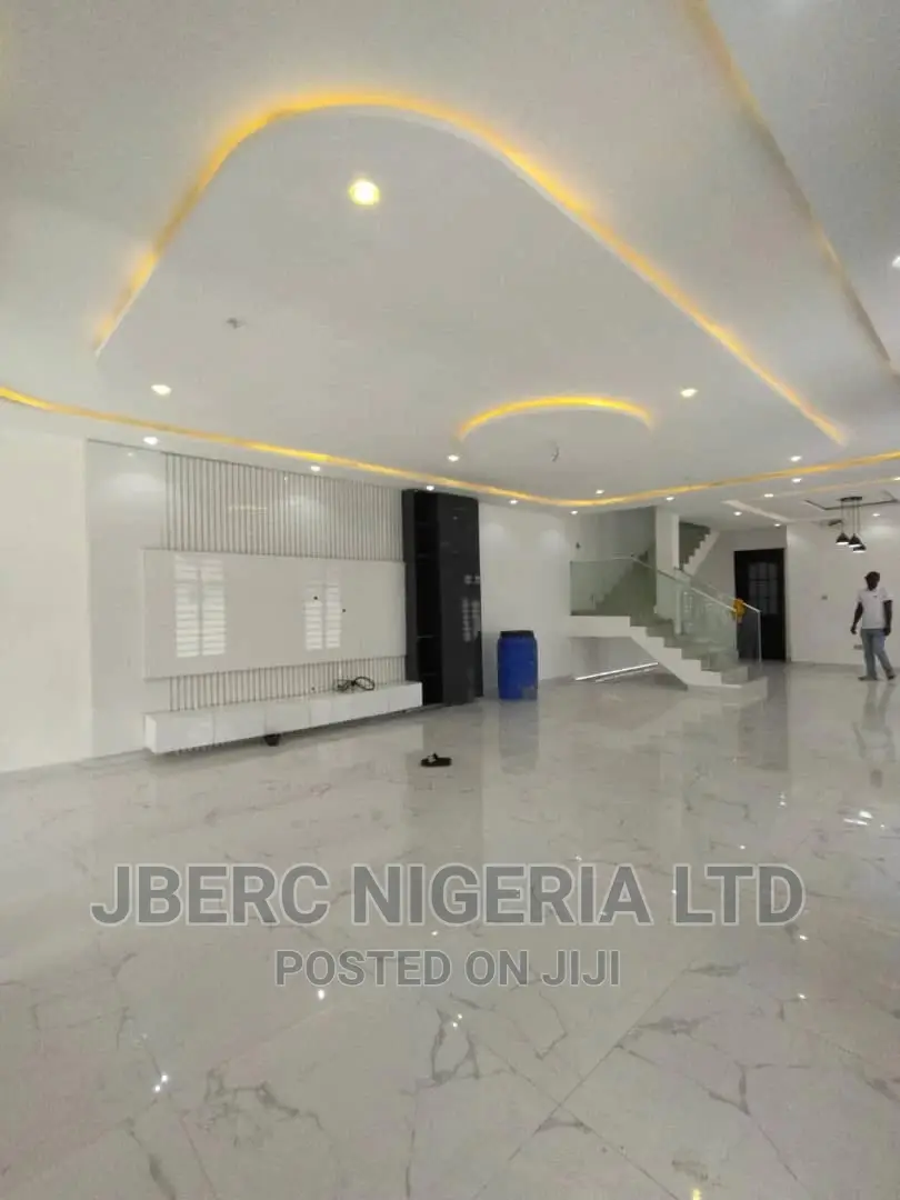 5bdrm Duplex in Ajah for sale