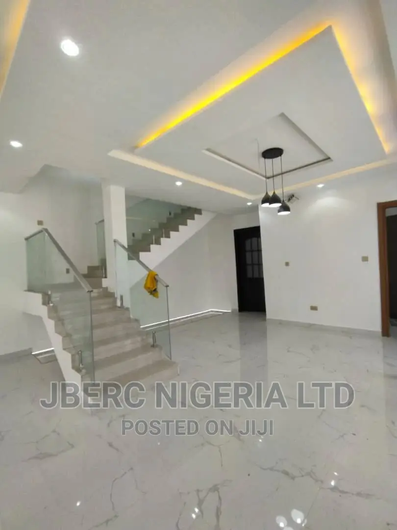 5bdrm Duplex in Ajah for sale