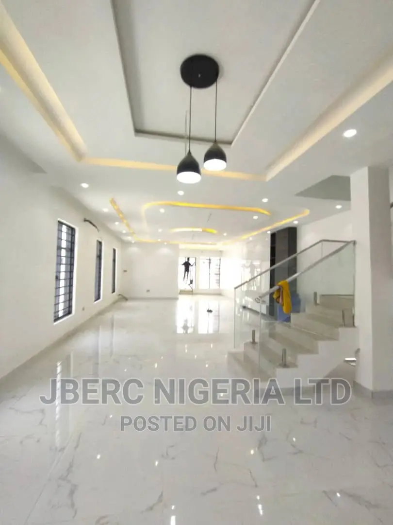 5bdrm Duplex in Ajah for sale