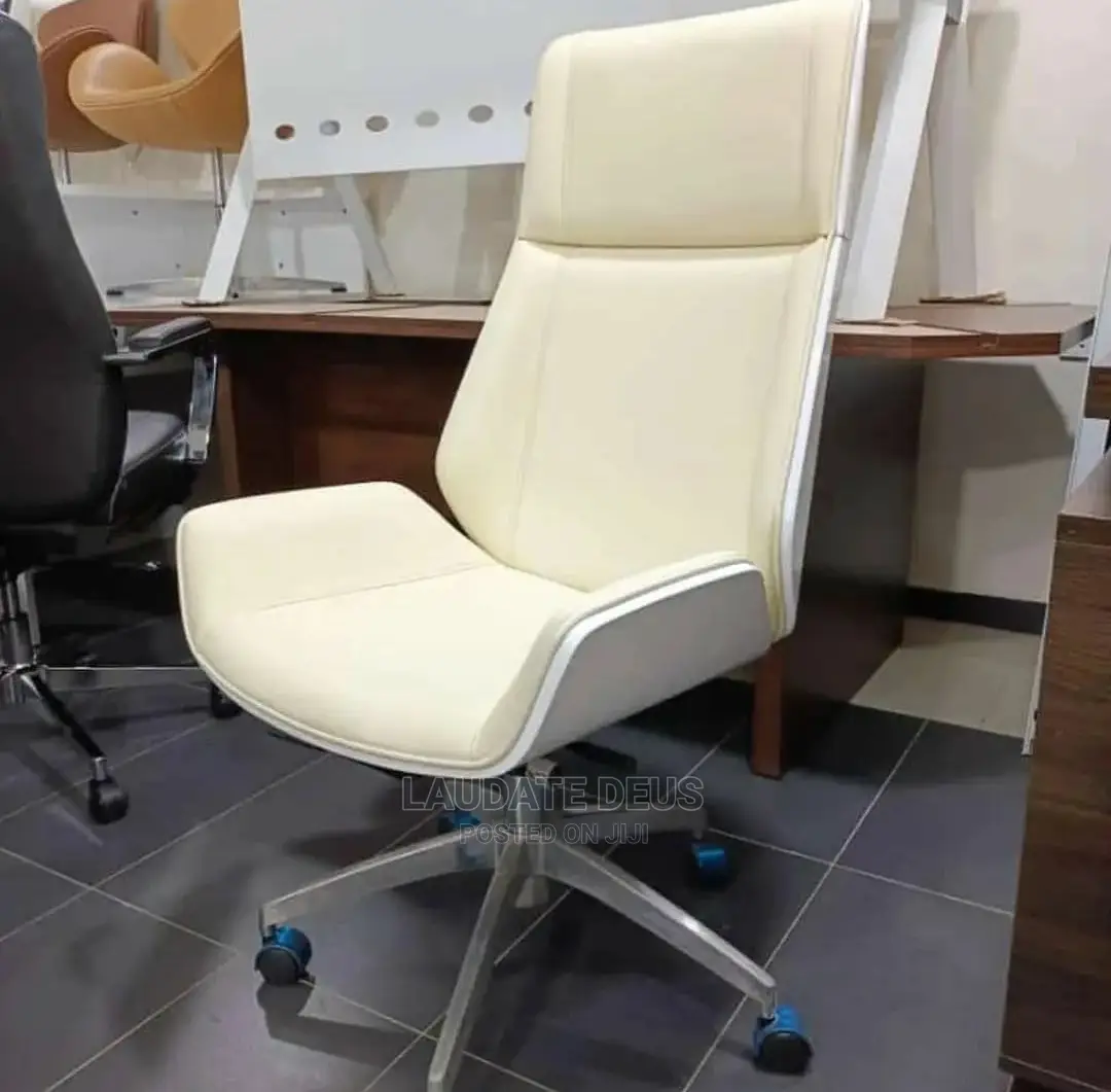 Bentwood Executive Swivel Office Chair