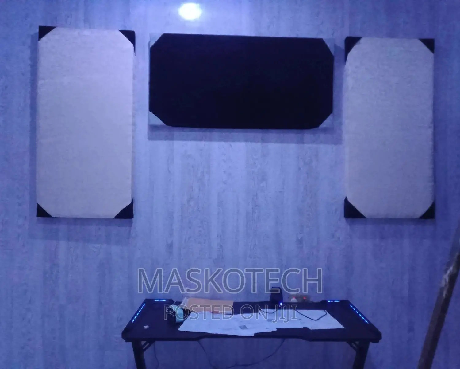 Studio and Bass Traps, Acoustic Padding