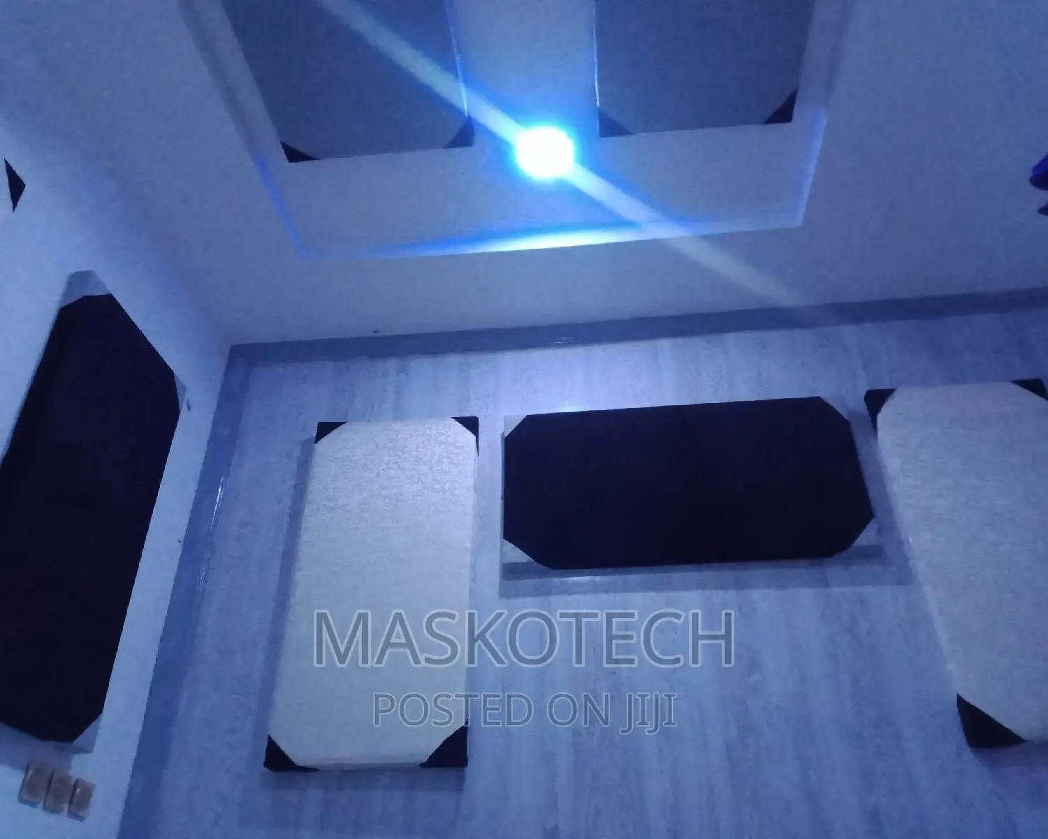 Studio and Bass Traps, Acoustic Padding