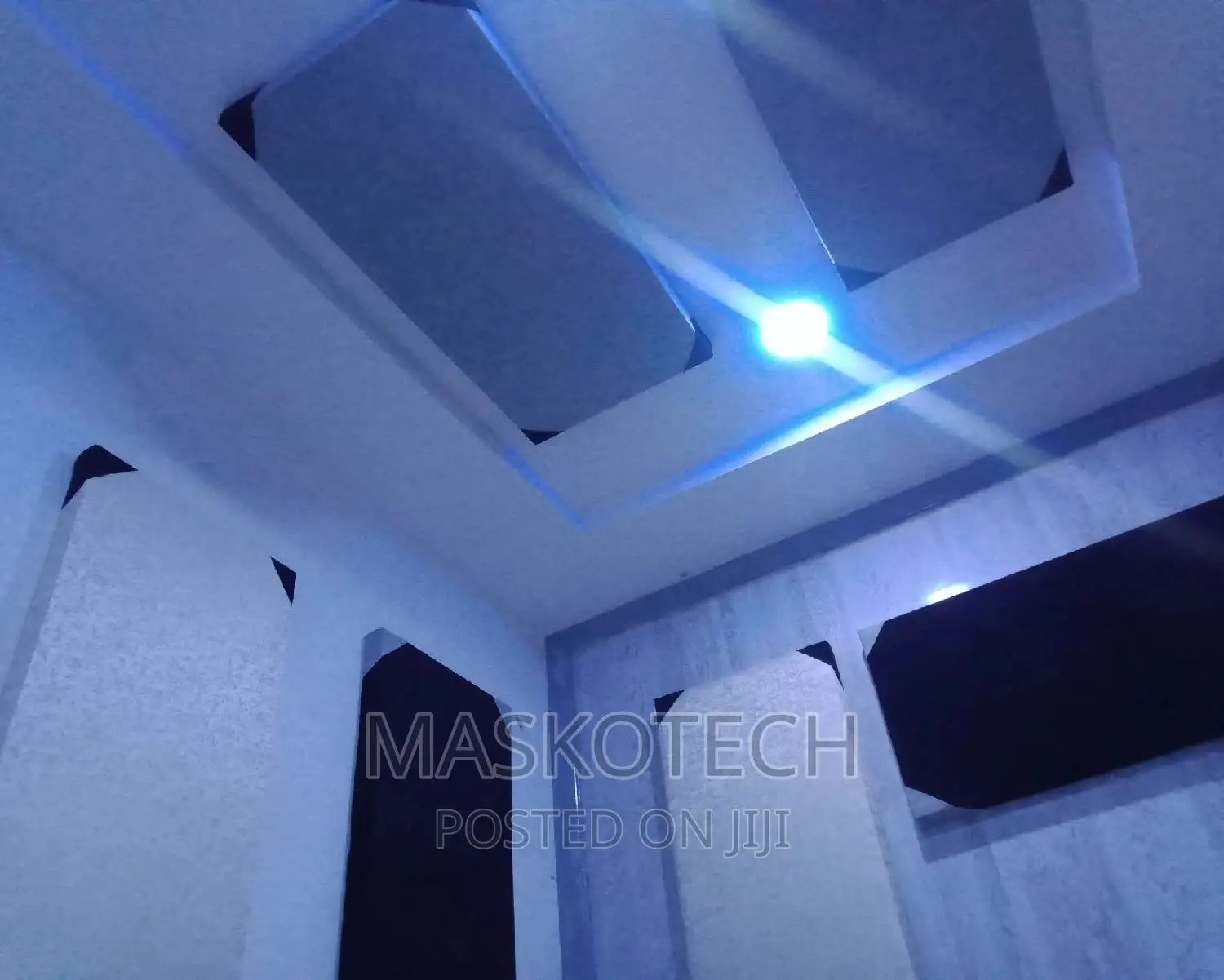 Studio and Bass Traps, Acoustic Padding