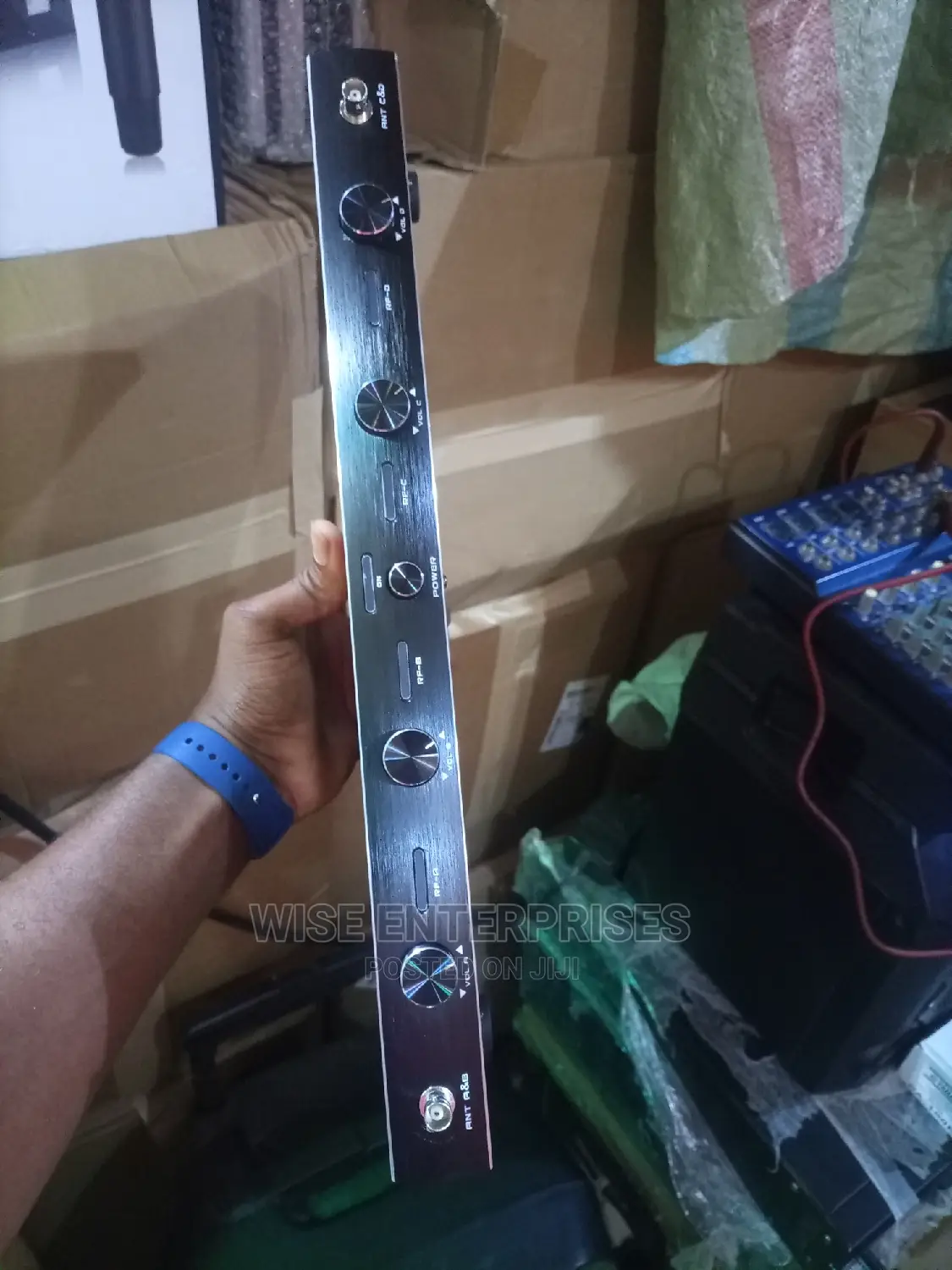 Might Audio 4 In1 Wireless Microphone