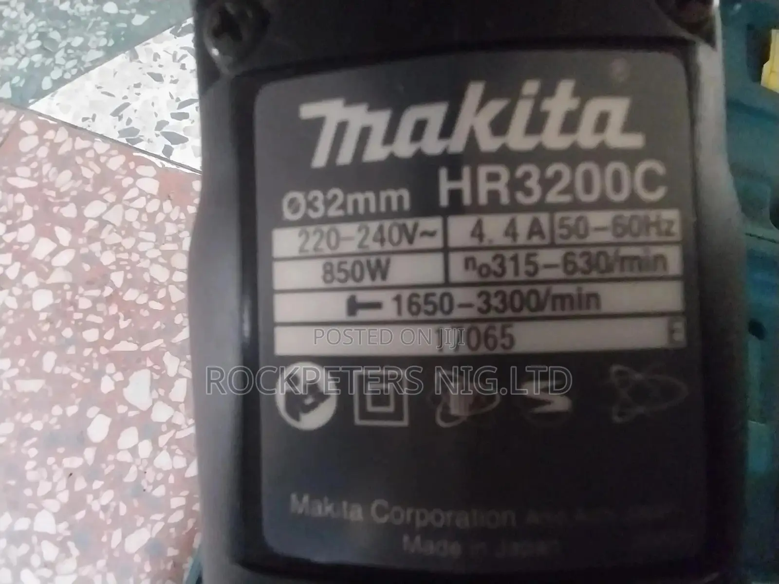 Makita Rotary Hammer Drill Hr3200c