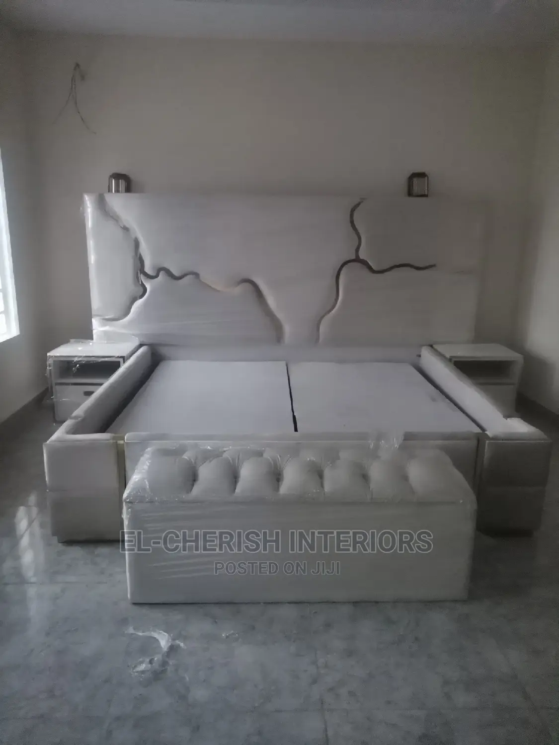 Royal Dove Bed
