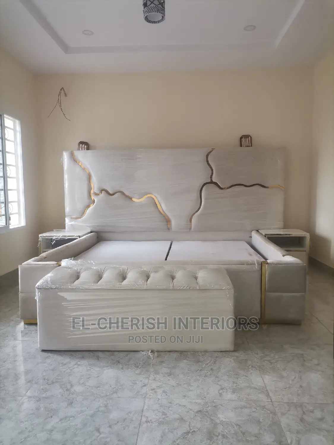Royal Dove Bed
