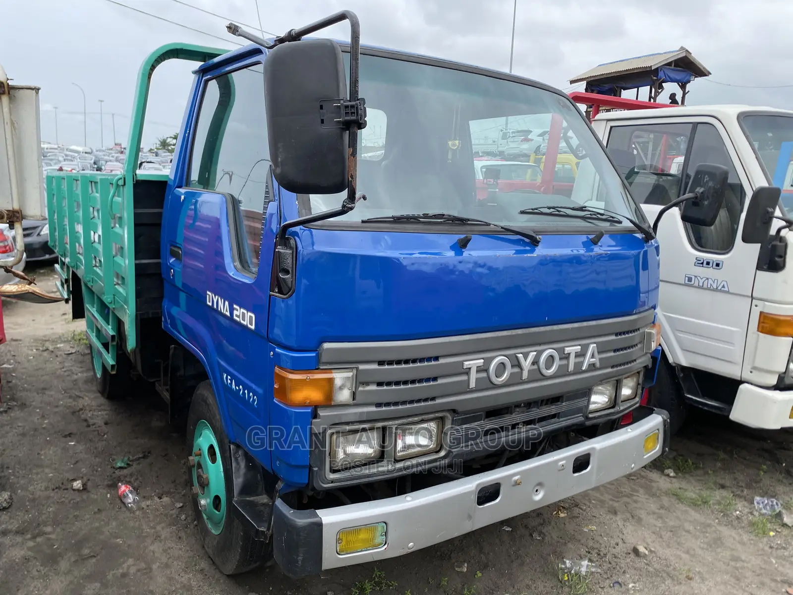 Toyota Dyna 200 Direct Hand Double Axle.
