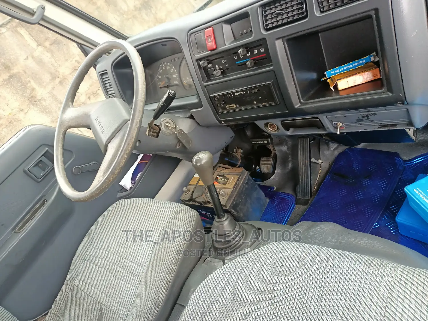 Toyota Dyna 150 Truck Six Tyres