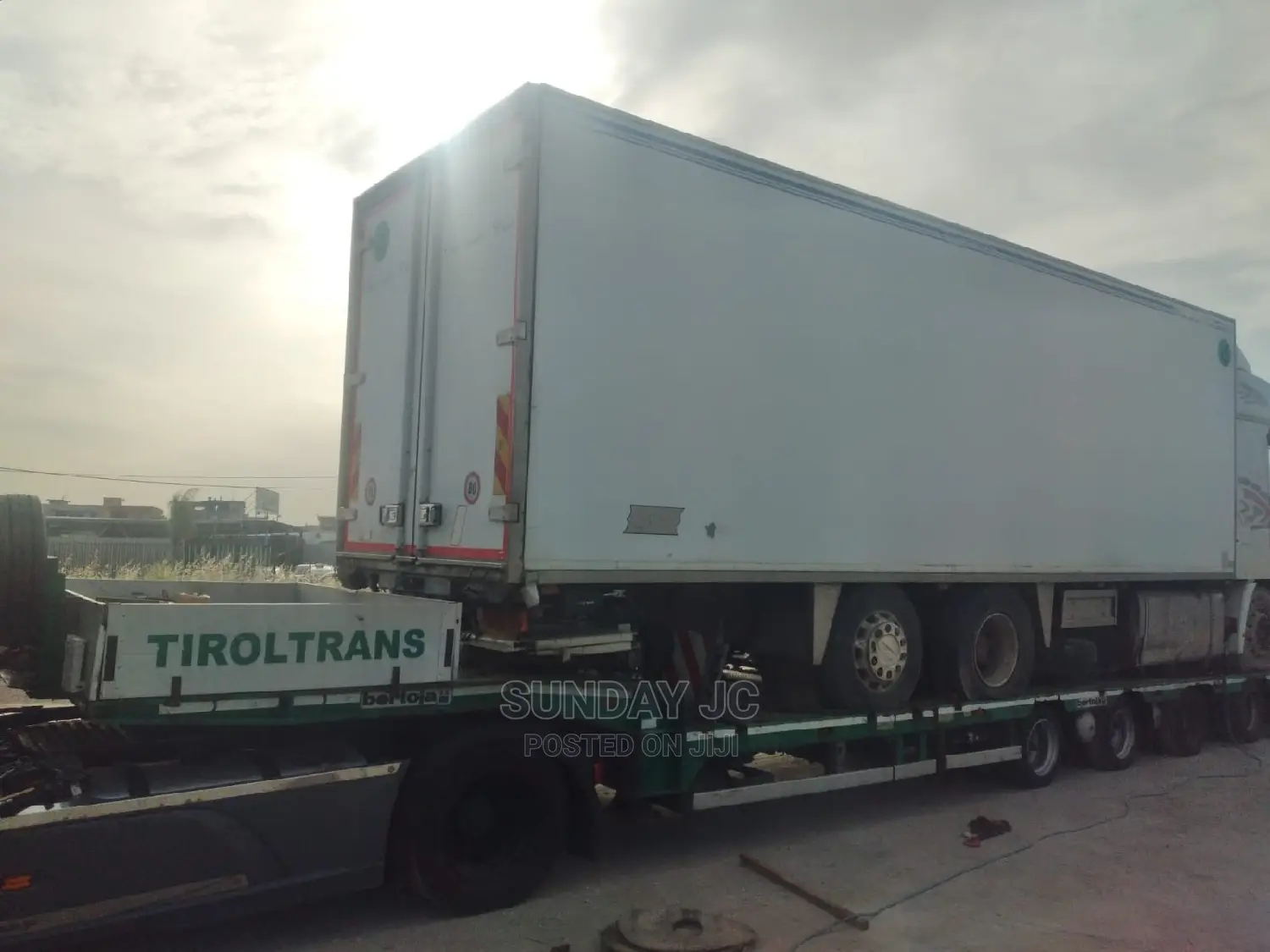 New Arrival Coldroom IVECO Eight Tyres Container Truck 29ft