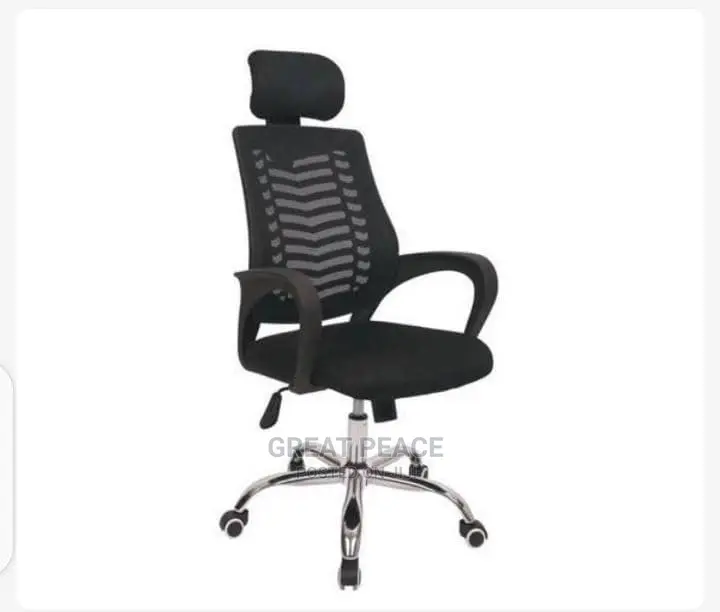 Quality Executive Swivel Mesh Office Chair.
